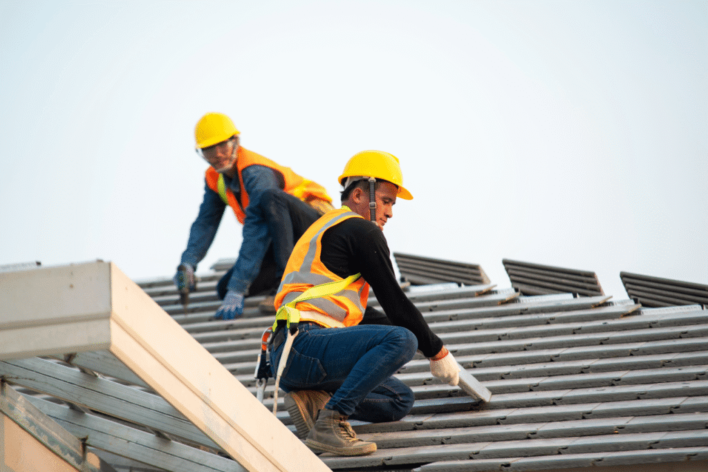 roofing-accident-lawyer-arizona Roofing accident injury on Arizona job site involving fall risk and safety hazards